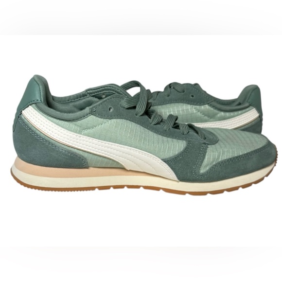 Puma Retro Runner Sneakers Sage Green Suede Nylon Women’s 7.5 EU 38 Worn Once - Picture 5 of 8